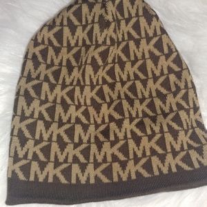 MK hat